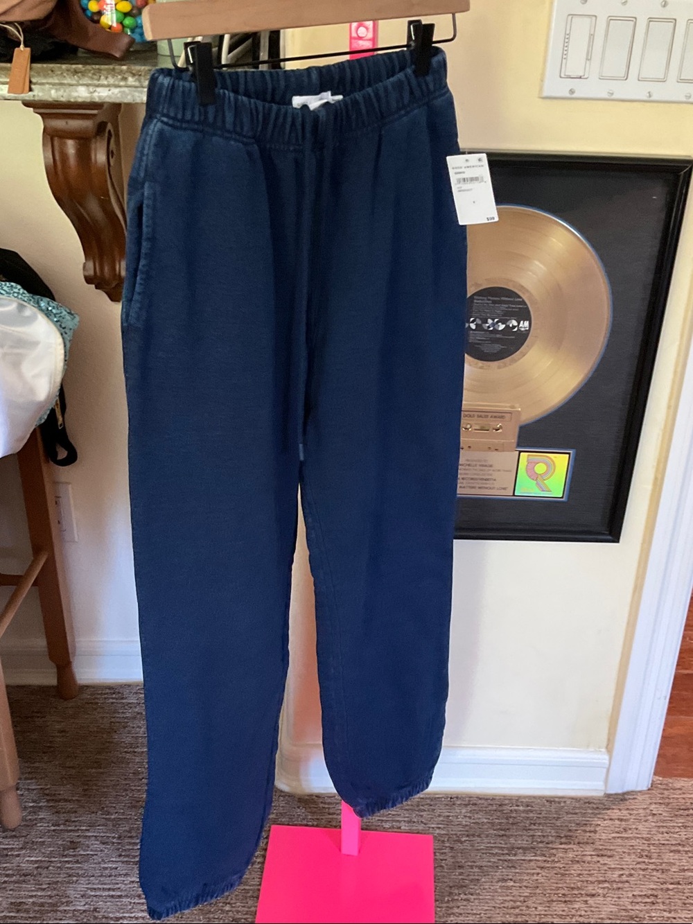 Good American denim look jogger pant size Small NWT